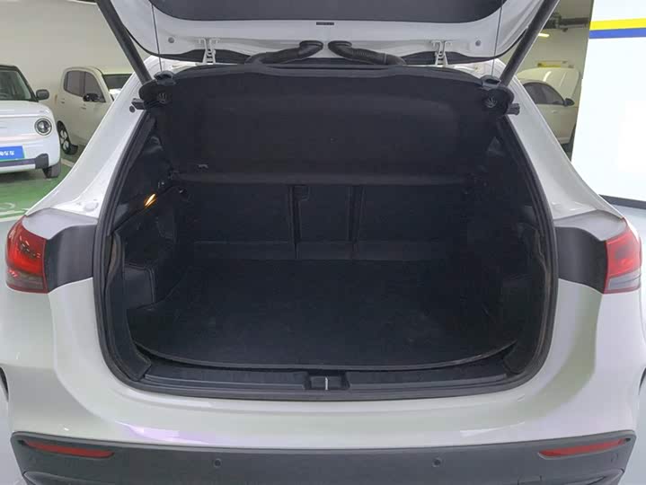 Фото 4 - Mercedes-Benz GLA-Class