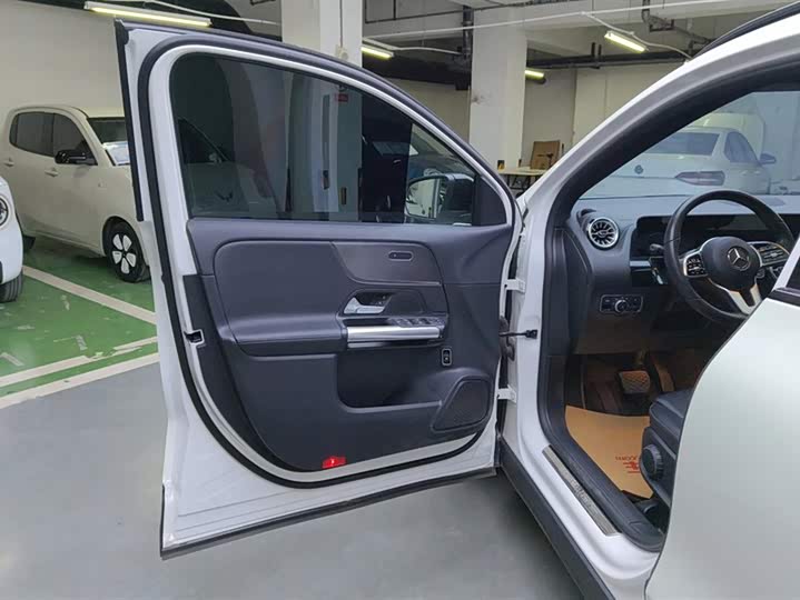 Фото 7 - Mercedes-Benz GLA-Class