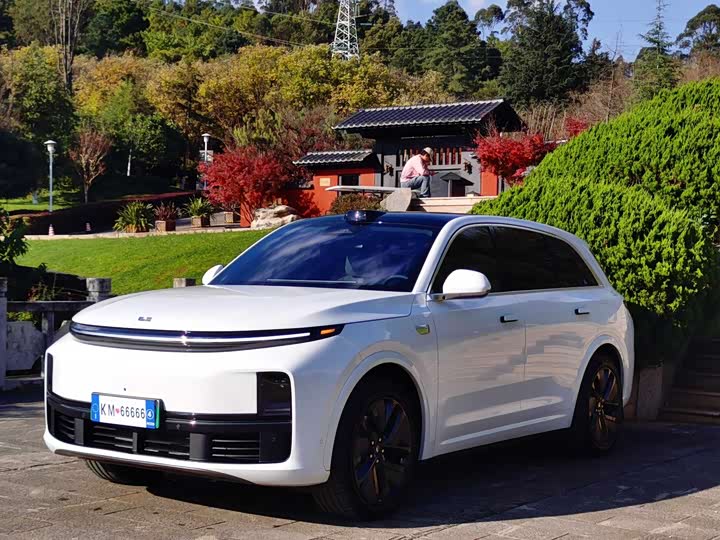 Фото 1 - LiXiang L7