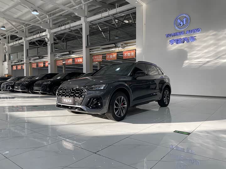 Фото 1 - Audi Q5L