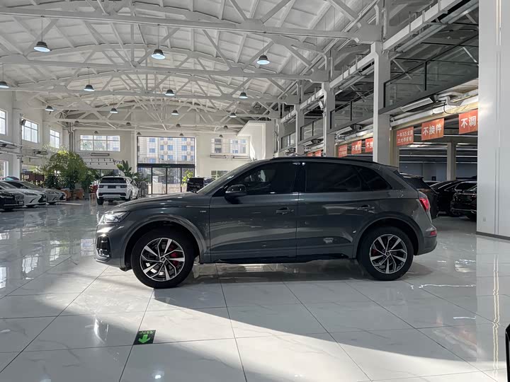 Фото 3 - Audi Q5L