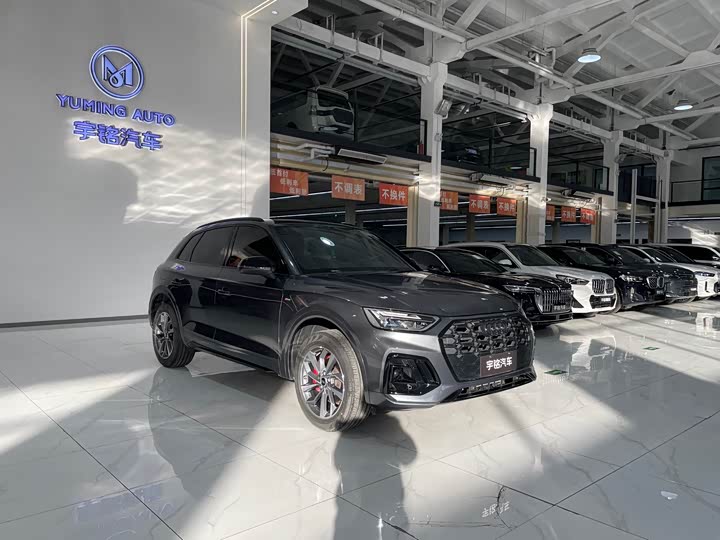 Фото 7 - Audi Q5L