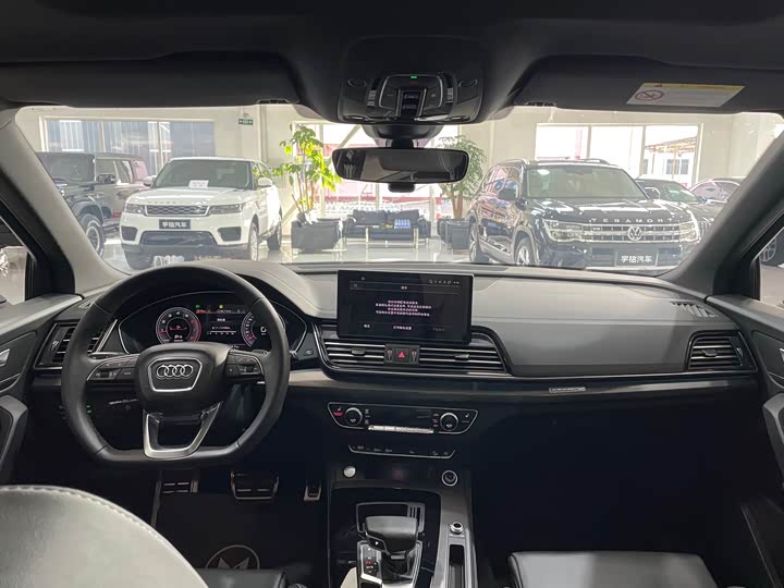 Фото 8 - Audi Q5L