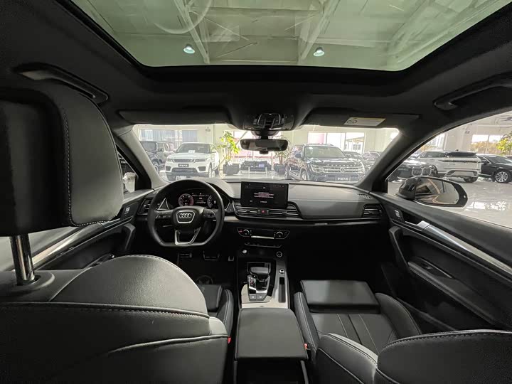 Фото 9 - Audi Q5L