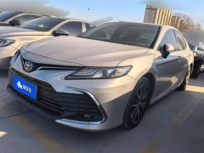 Фото 1 - Toyota Camry