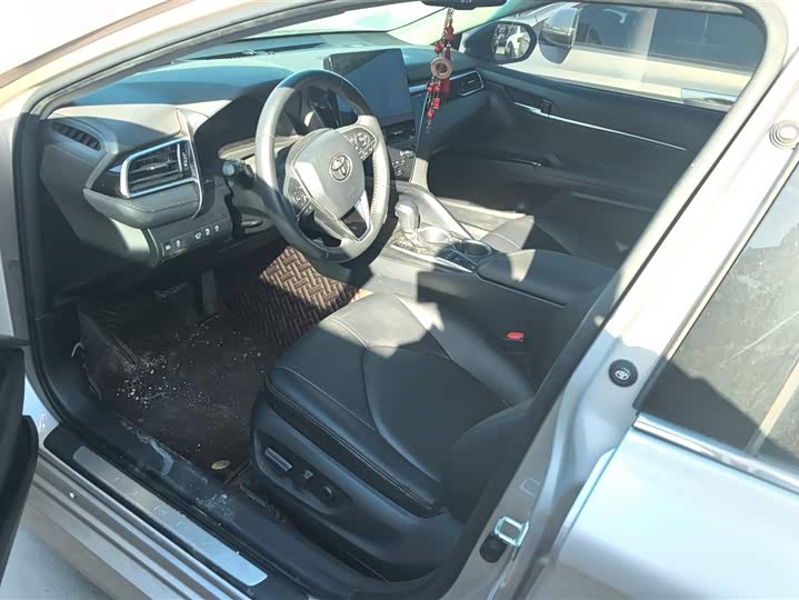 Фото 9 - Toyota Camry