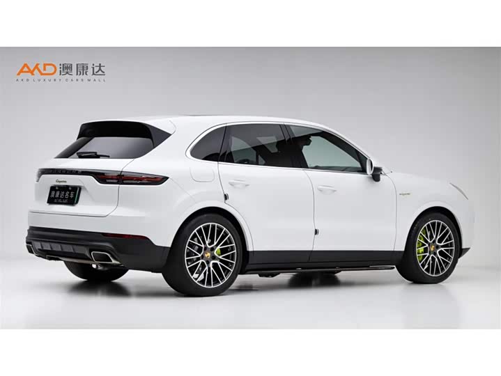 Фото 3 - Porsche Cayenne Hybrid