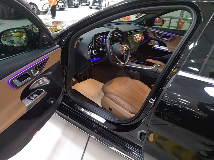 Фото 7 - Mercedes-Benz E-Class