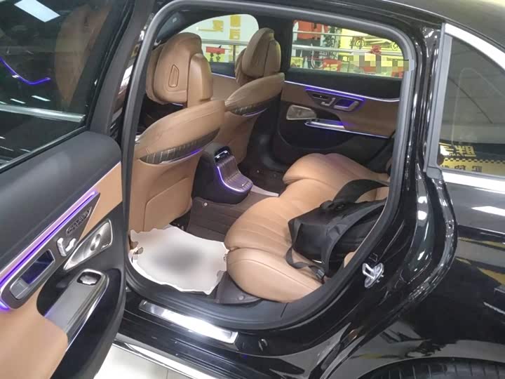 Фото 8 - Mercedes-Benz E-Class