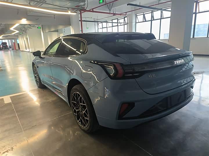 Фото 5 - Zeekr 001