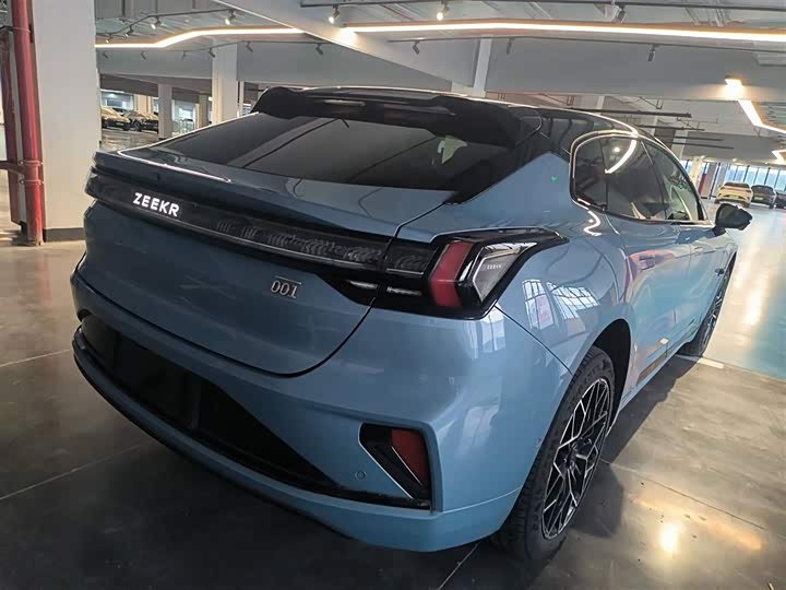 Фото 7 - Zeekr 001