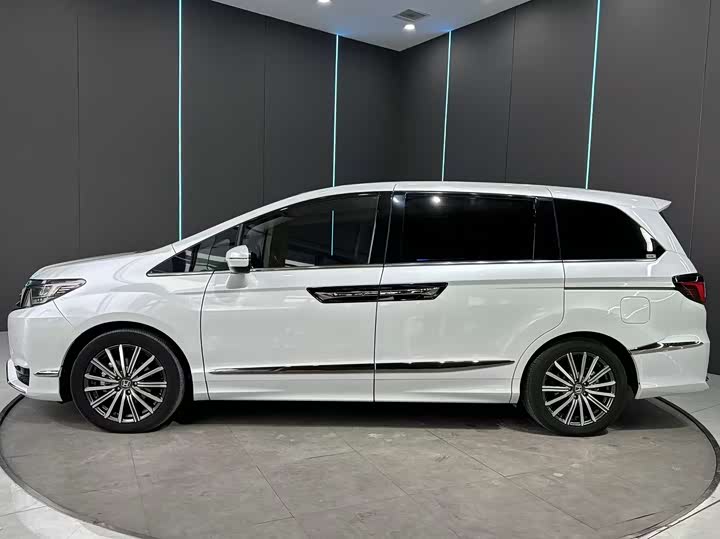 Фото 4 - Honda Elysion