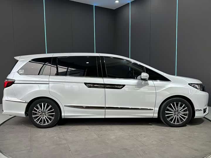 Фото 5 - Honda Elysion