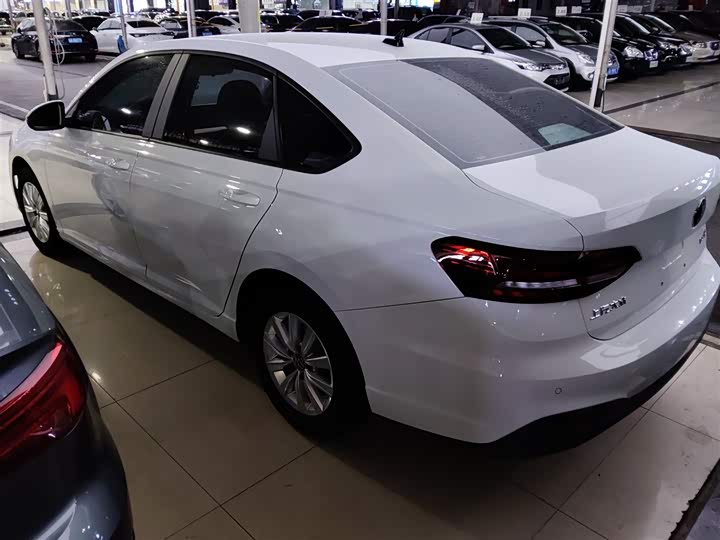 Фото 5 - Volkswagen Lavida