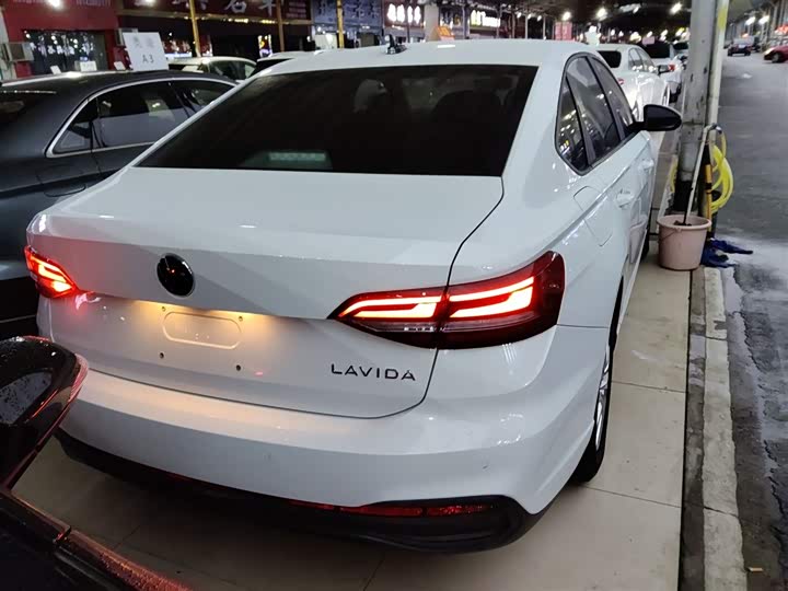 Фото 6 - Volkswagen Lavida