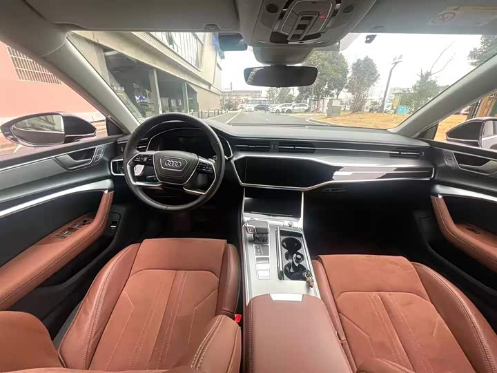 Фото 3 - Audi A7L