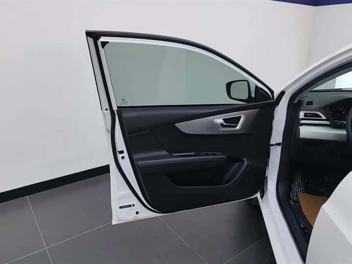 Фото 7 - BYD Qin