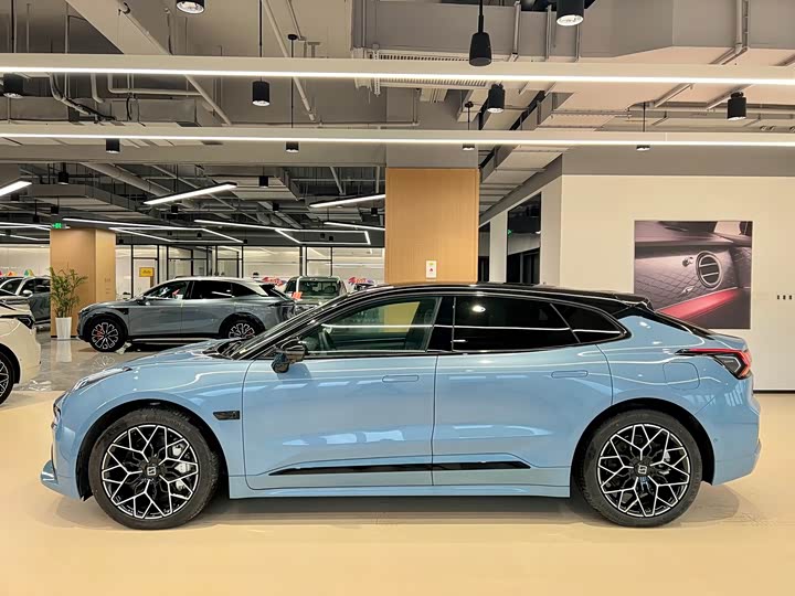 Фото 4 - Zeekr 001