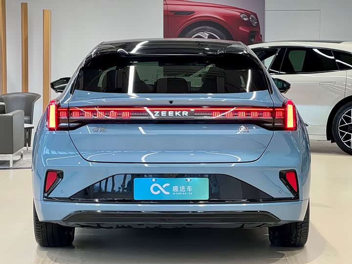 Фото 6 - Zeekr 001