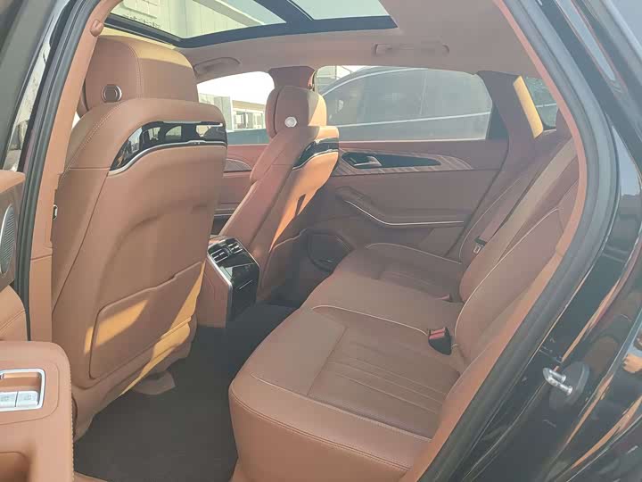 Фото 4 - Hongqi H9