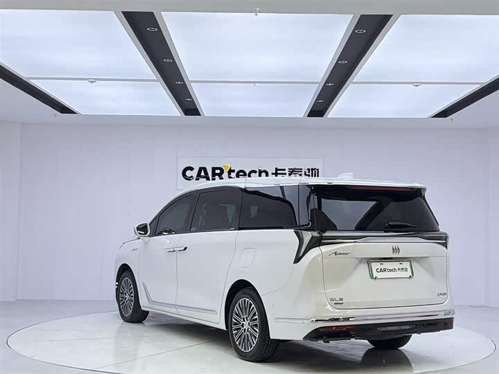 Фото 2 - Buick GL8 Hybrid