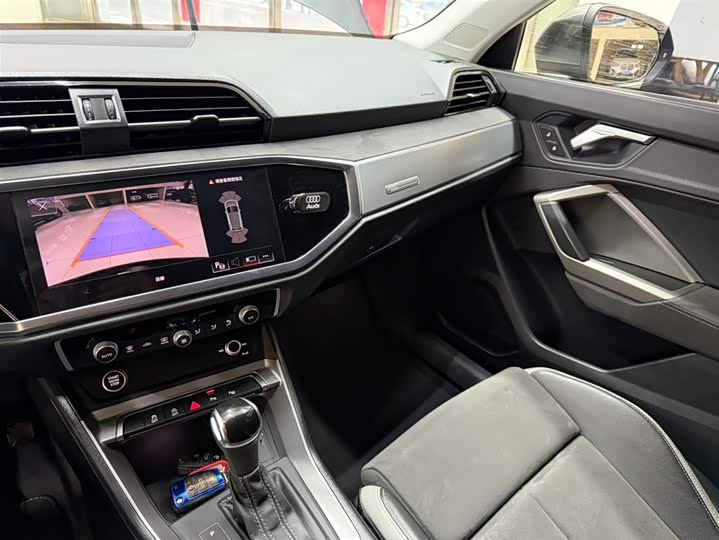 Фото 6 - Audi Q3