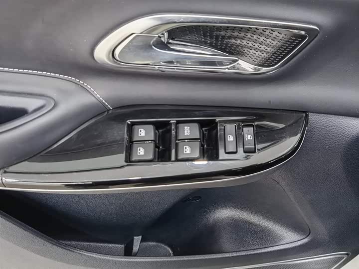 Фото 9 - Changan Oshan X7