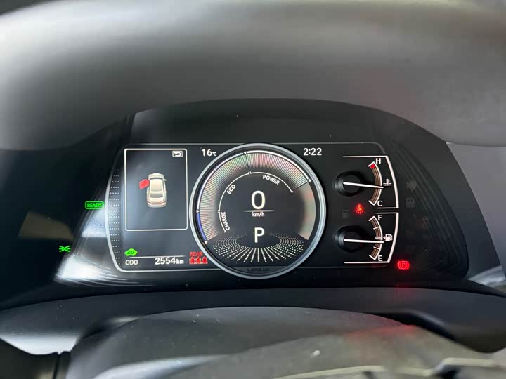 Фото 8 - Lexus ES