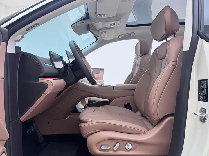 Фото 7 - Leapmotor C11