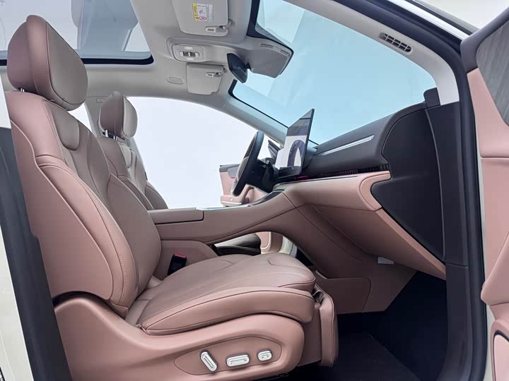 Фото 8 - Leapmotor C11