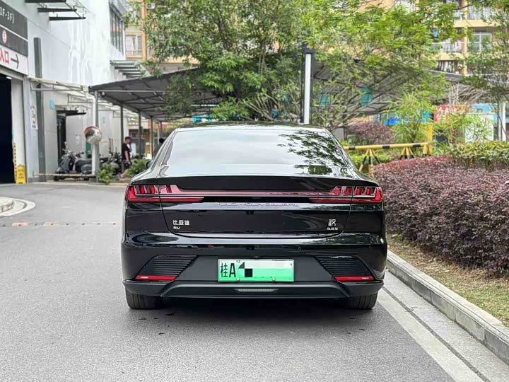 Фото 4 - BYD Han