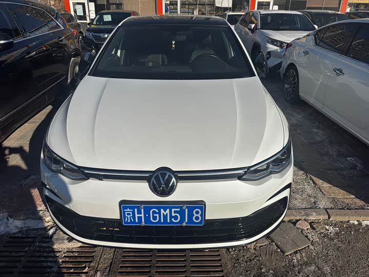 Фото 2 - Volkswagen Golf