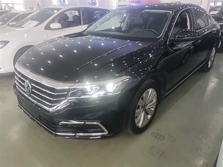 Фото 1 - Volkswagen Passat