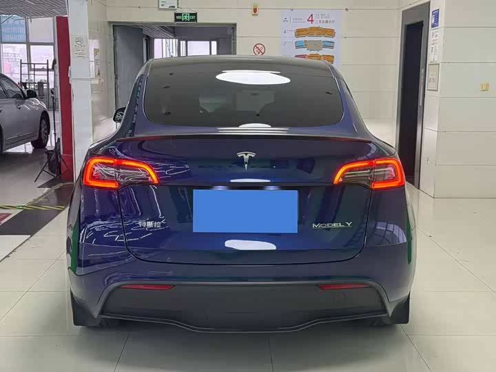 Фото 3 - Tesla Model Y