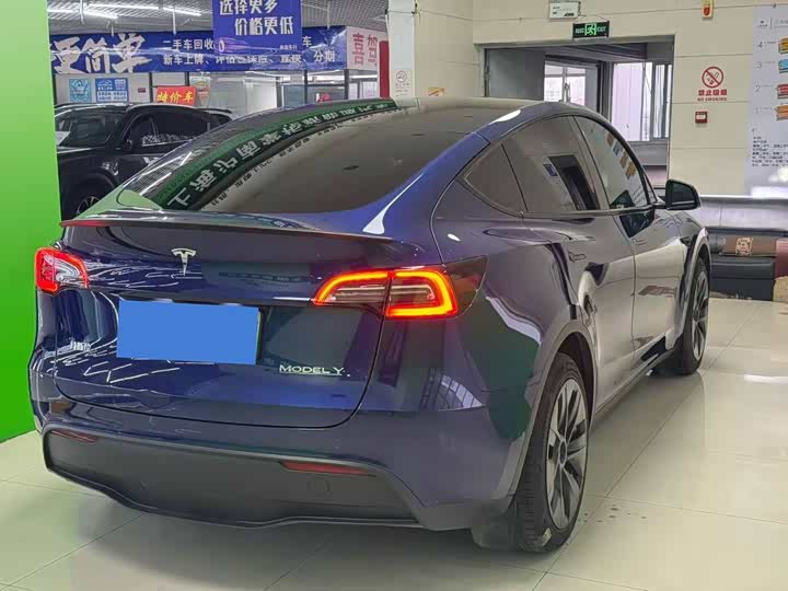 Фото 4 - Tesla Model Y