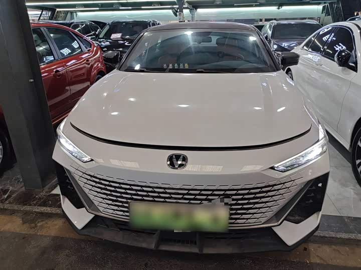 Фото 3 - Changan UNI-V Hybrid