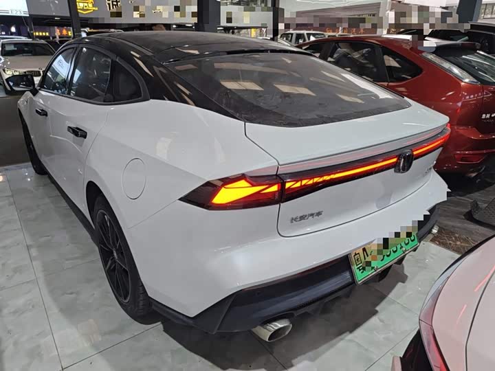 Фото 5 - Changan UNI-V Hybrid