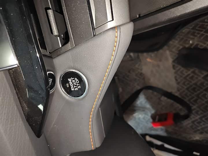 Фото 9 - Changan UNI-V Hybrid