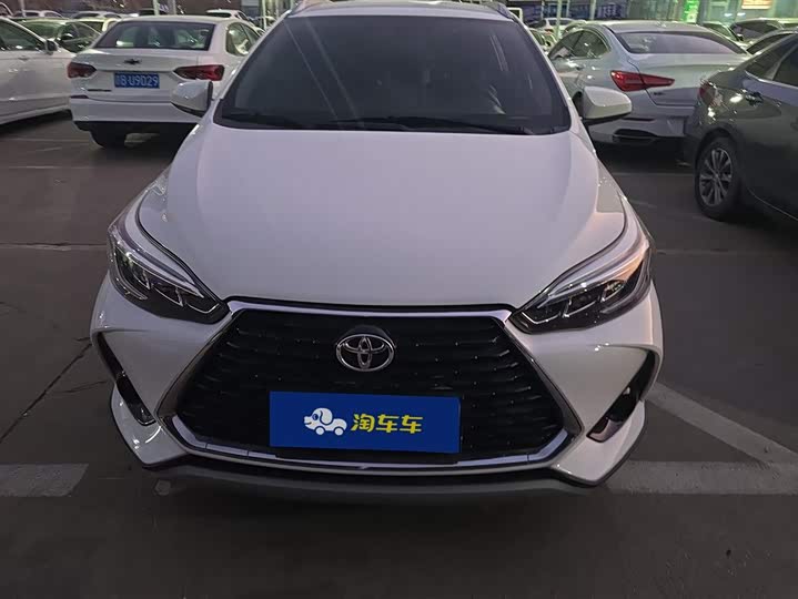 Фото 2 - Toyota Yaris L Hatchback