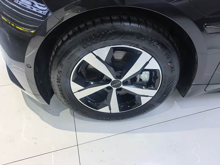 Фото 4 - Zeekr 001