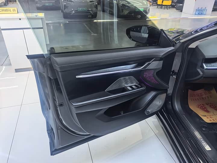 Фото 5 - Zeekr 001