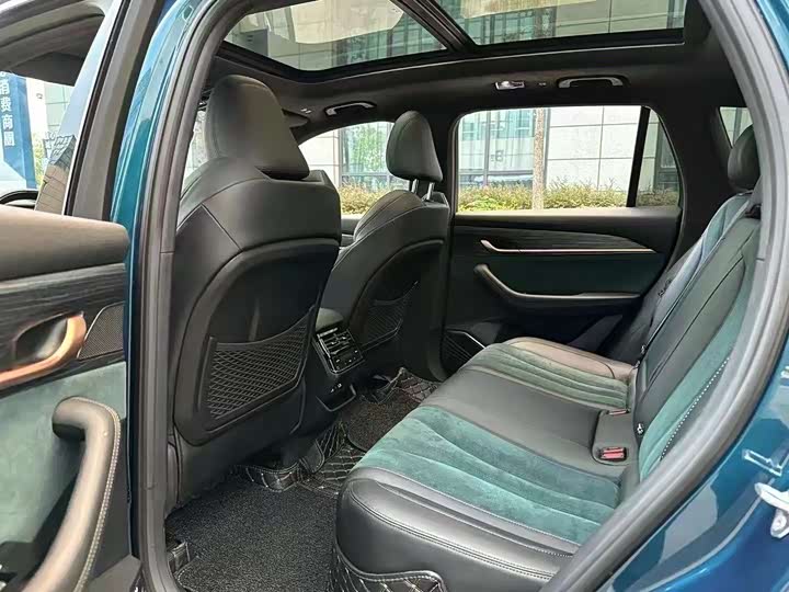 Фото 6 - Geely Monjaro