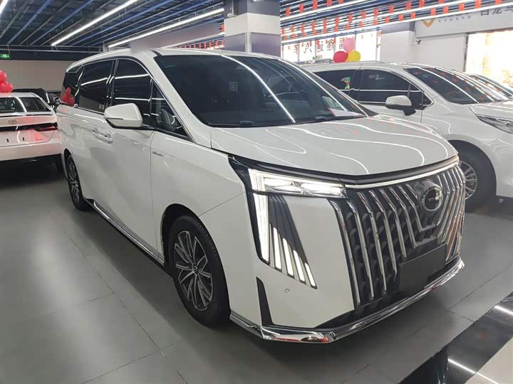 Фото 4 - GAC Trumpchi M8