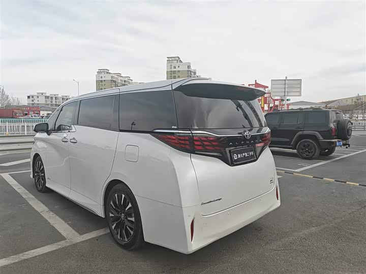 Фото 4 - Toyota Alphard