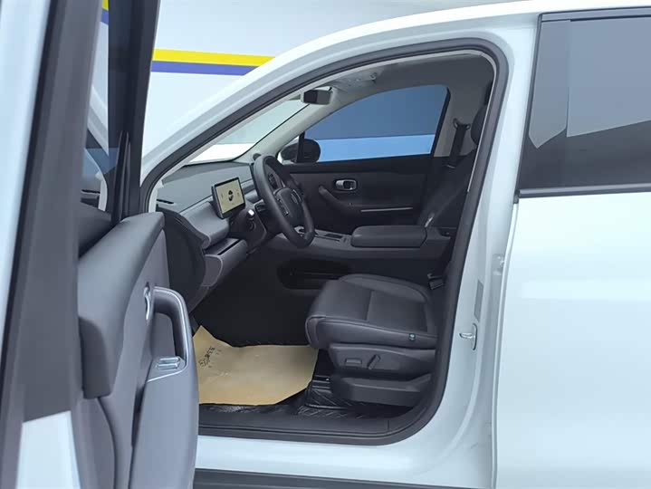 Фото 9 - Leapmotor C10