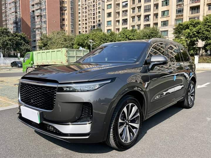 Фото 1 - LiXiang One