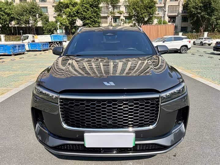 Фото 2 - LiXiang One