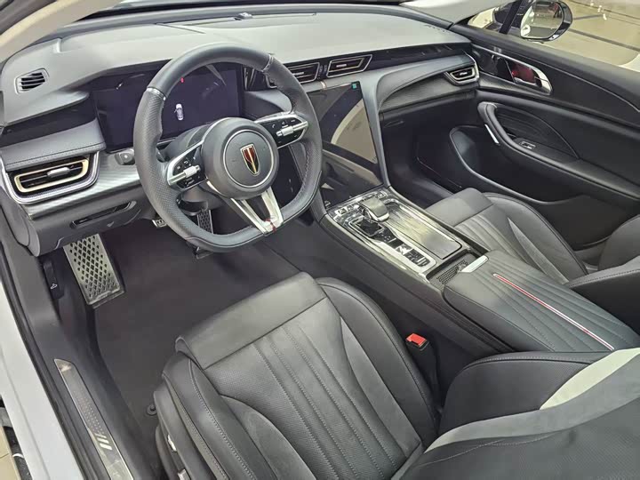 Фото 3 - Hongqi H6