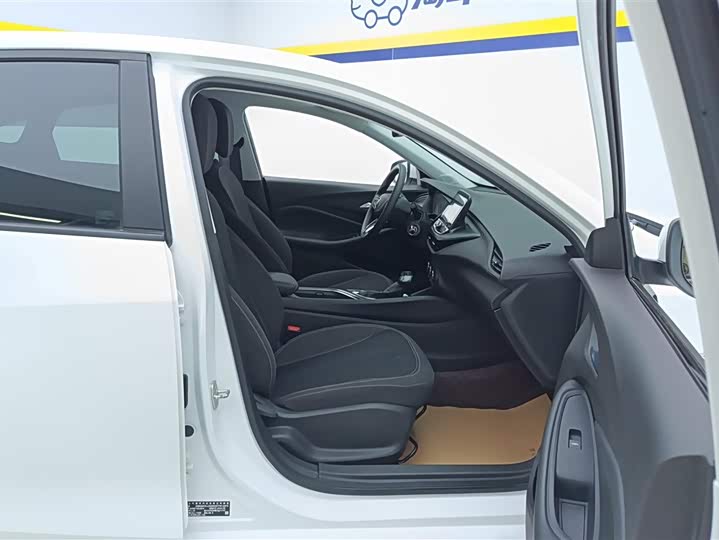 Фото 8 - Buick Verano