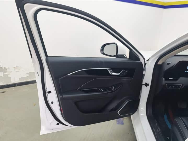 Фото 5 - Bestune B70